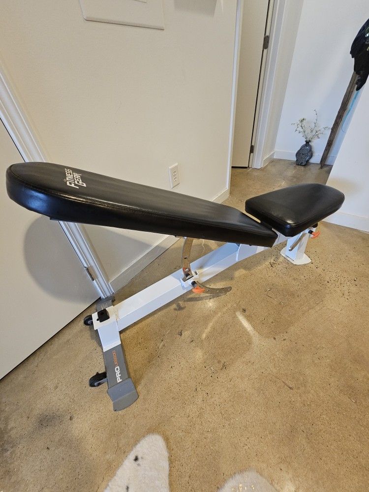 Weight Bench - Fitness Gear