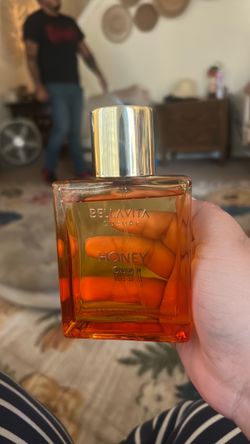 Honey oud perfume