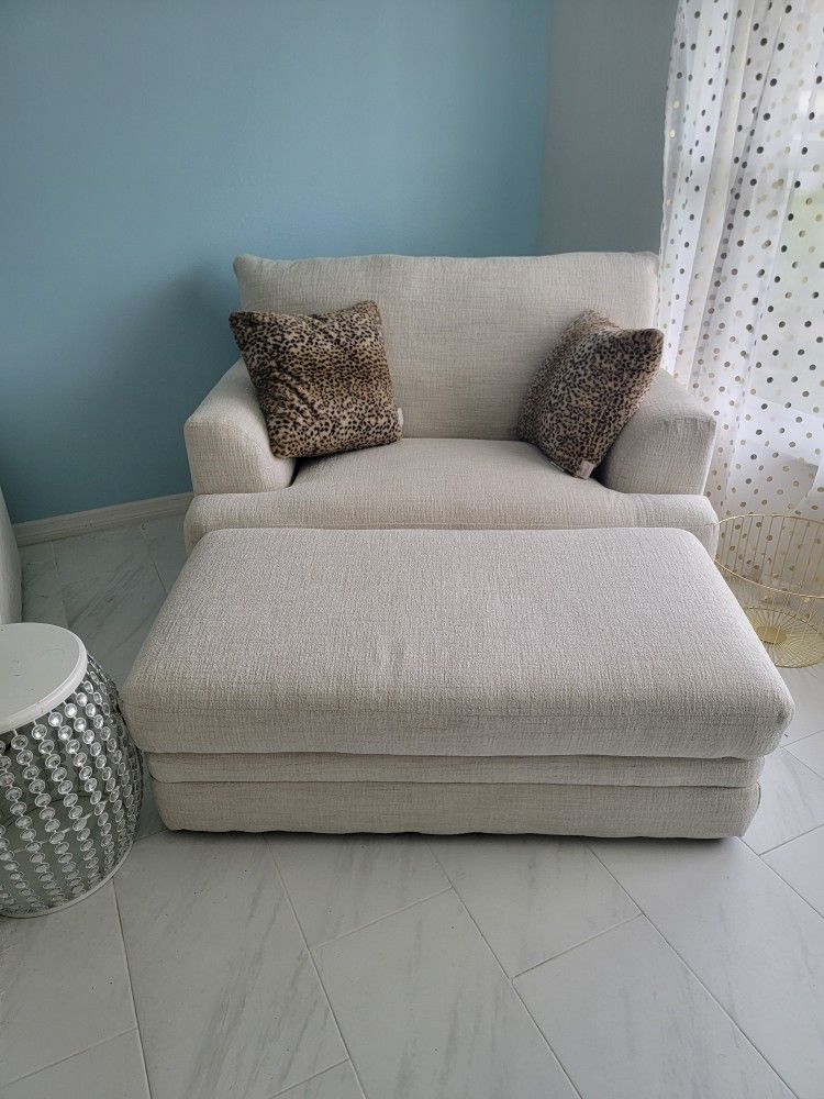 NEW LOVESEAT WITH OTTOMAN - $500