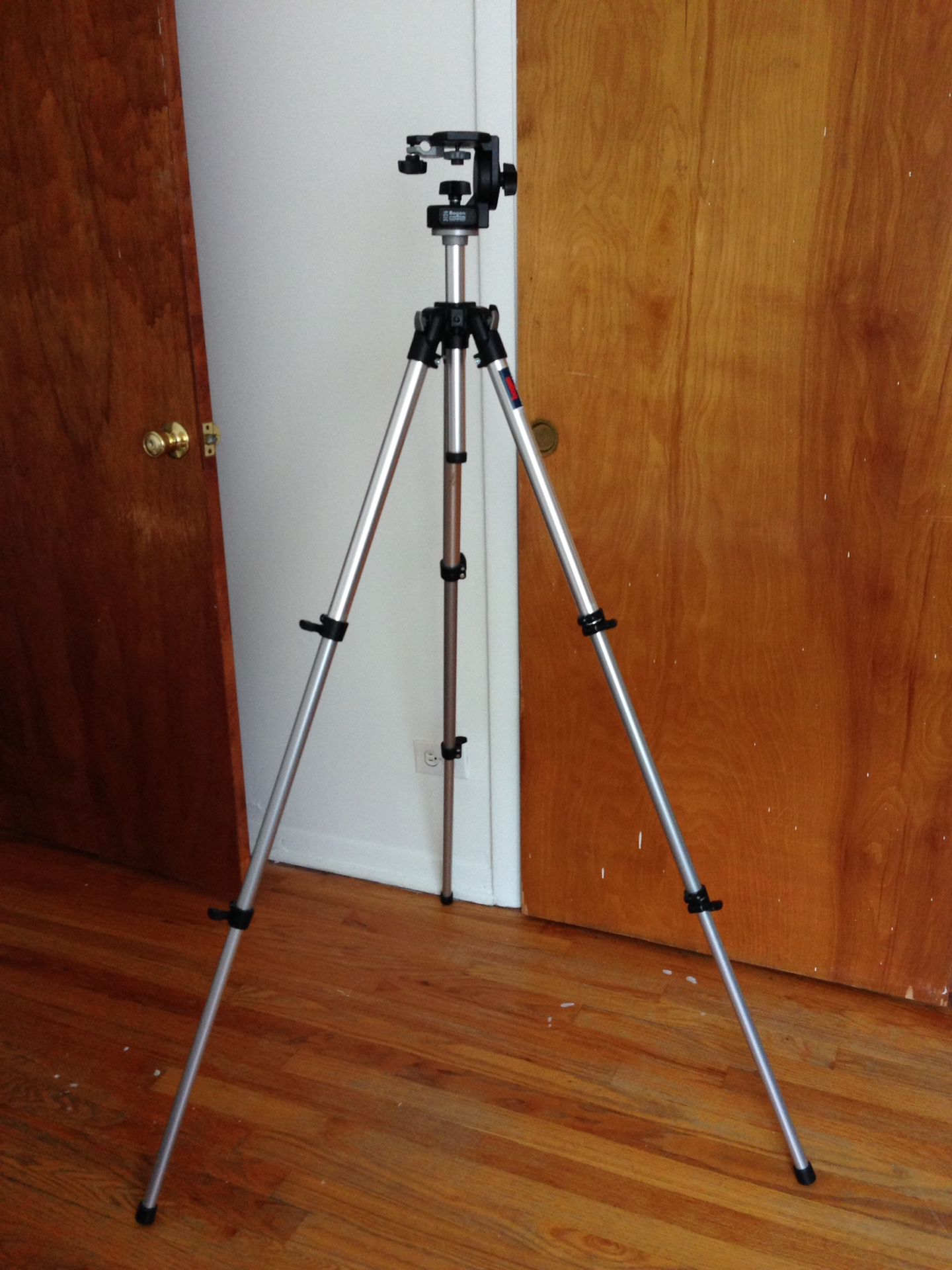 Bogen Manfrotto Tripod 3001 With 3126 Fluid Head $100