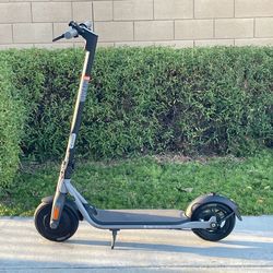 E - Scooter Ninebot D18