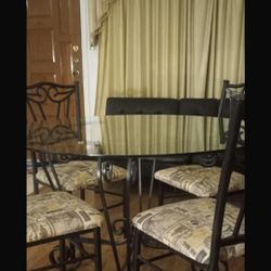 Comedor De Herrería Muy Macizo. $200 A. $180