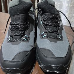 Hiking Trail Shoes / HQ1051 / Size 8