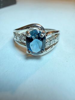 Sterling Silver 925 Ring with Blue Oval Stone and Side Accents Size 7