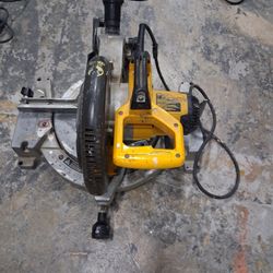 DEWALT CHOP SAW 