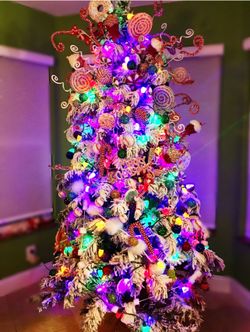 Dr.Suess Grinch Whoville Xmas Tree