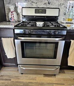 Frigidaire stove and microwave