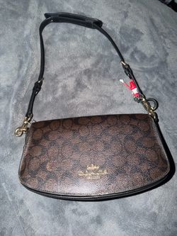Andrea Shoulder Bag In Signature Canvas