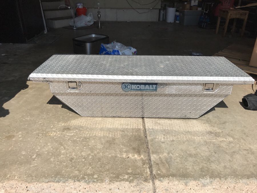 Truck toolbox