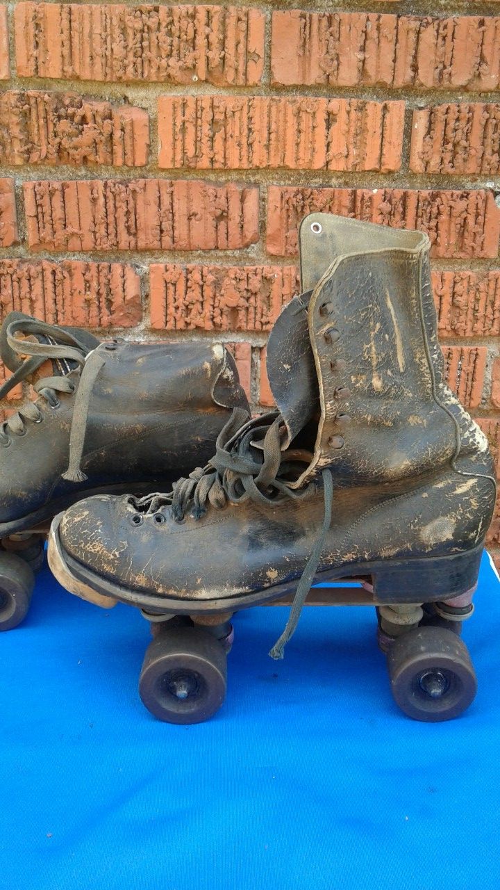 VINTAGE 1960s GIL ASH ROLLER SKATES