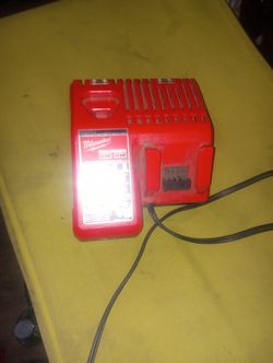 M12 / M18 charger
