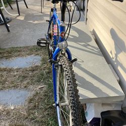 Schwinn Mountain Bike 26” 15 Speed
