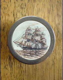 VINTAGE BRASS PAPERWEIGHT BARLOW FAUX IVORY BONE SCRIMSHAW SHIP MADE IN USA