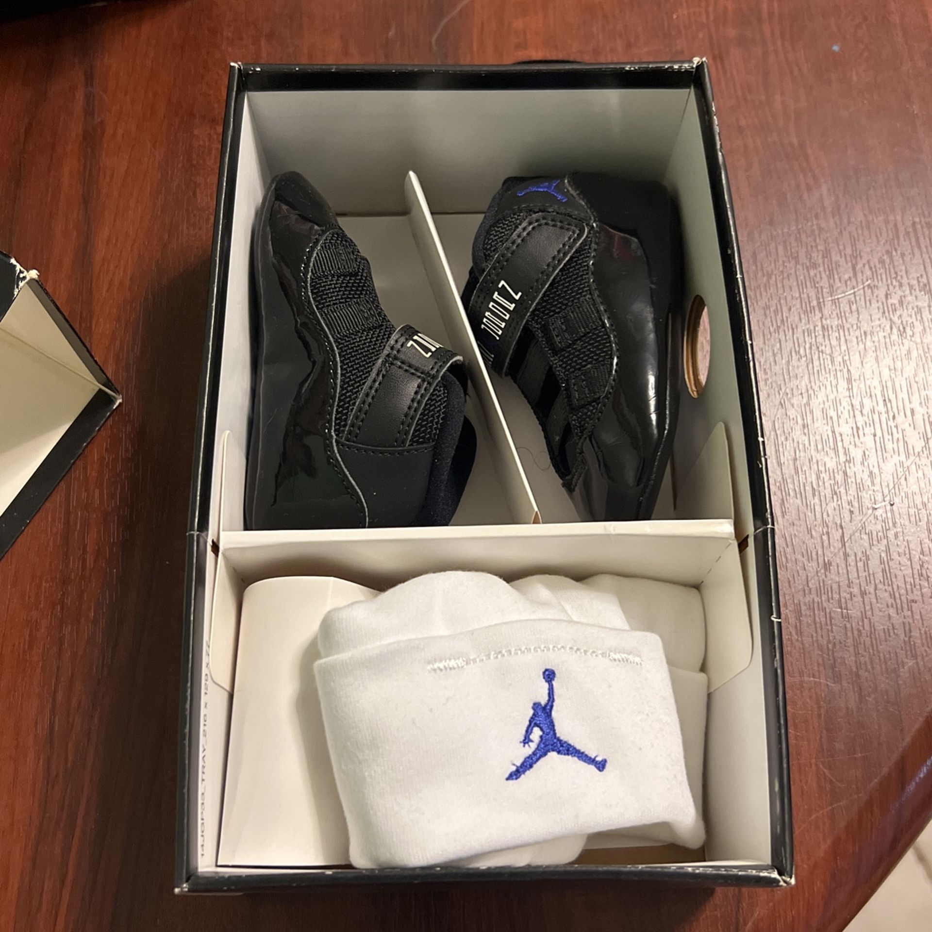 Jordan 11 Retro Gift Pack