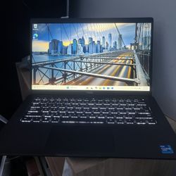 Dell Latitude 7420 i7-11th Gen 32 gb ram 256 ssd with charger