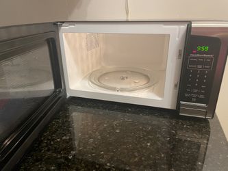 Hamilton Beach 1.1 cu. ft. Countertop Microwave Oven, 1000 Watts