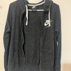 Nike Women’s Small