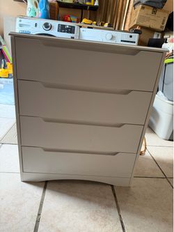 4-drawer dresser