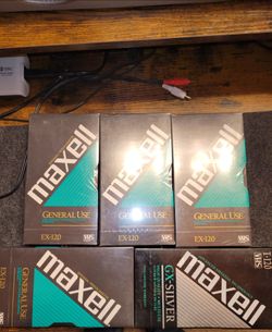 5 Maxell VHS tapes sealed