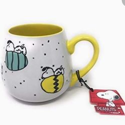 Peanuts Snoopy Yellow and White Ceramic Easter Egg Coffee Tea Mug NWT