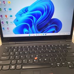 Lenovo ThinkPad  X1 Yoga i7 Gaming  14 " Touchscreen  Convertible  16GB  256GB Black 14 Inch 