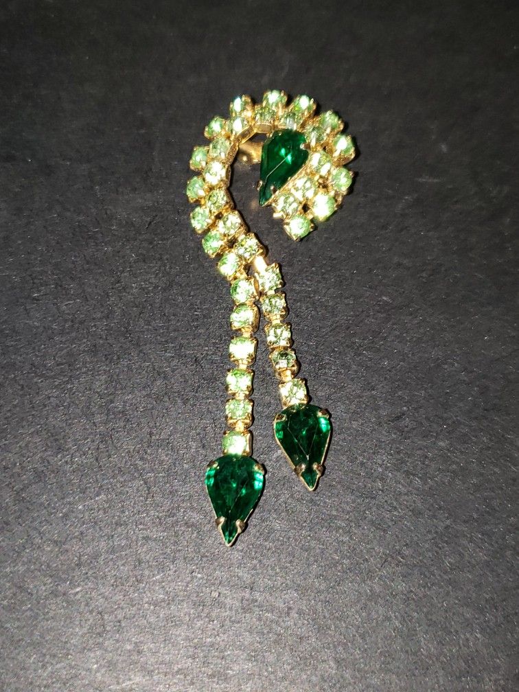 Emerald Green Brooch 