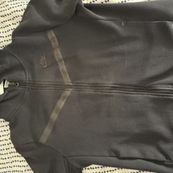 Black Nike Tech Fleece 