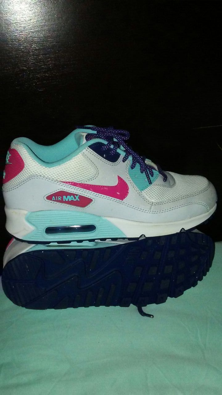 Air Max used 2 times