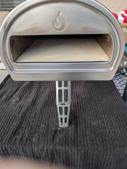Gozney Roccbox Wood fired pizza oven use wood or charcoal Nice!