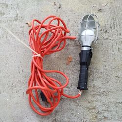 DROP LIGHT WITH LONG CORD