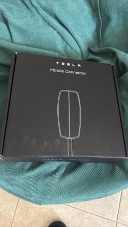 Tesla UMC Mobile Charger