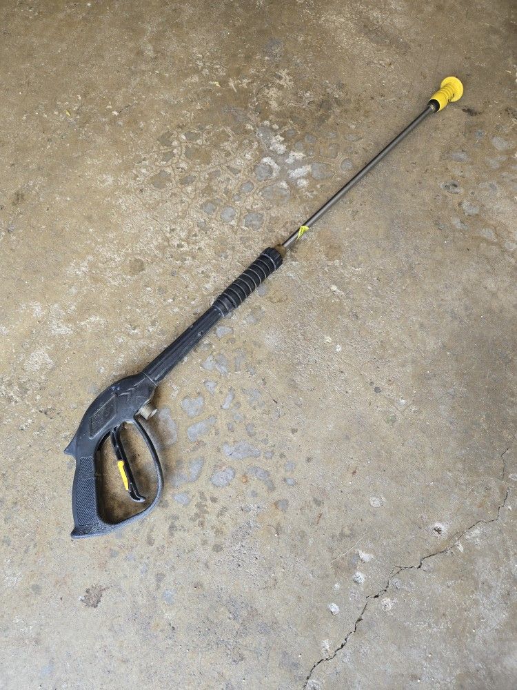 Pressure washer spray wand with high/low pressure nozzle..