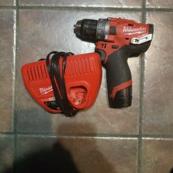 Milwaukee Hammer drill M12