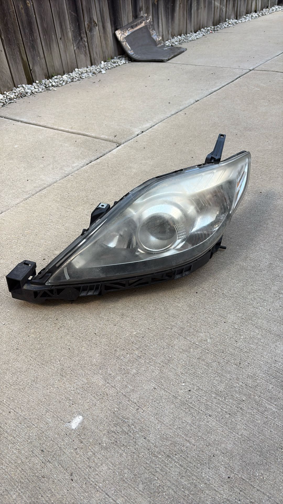 2010 Mazda 5 Left Side Headlight