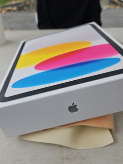Apple iPad with A16 chip. 128gb silver