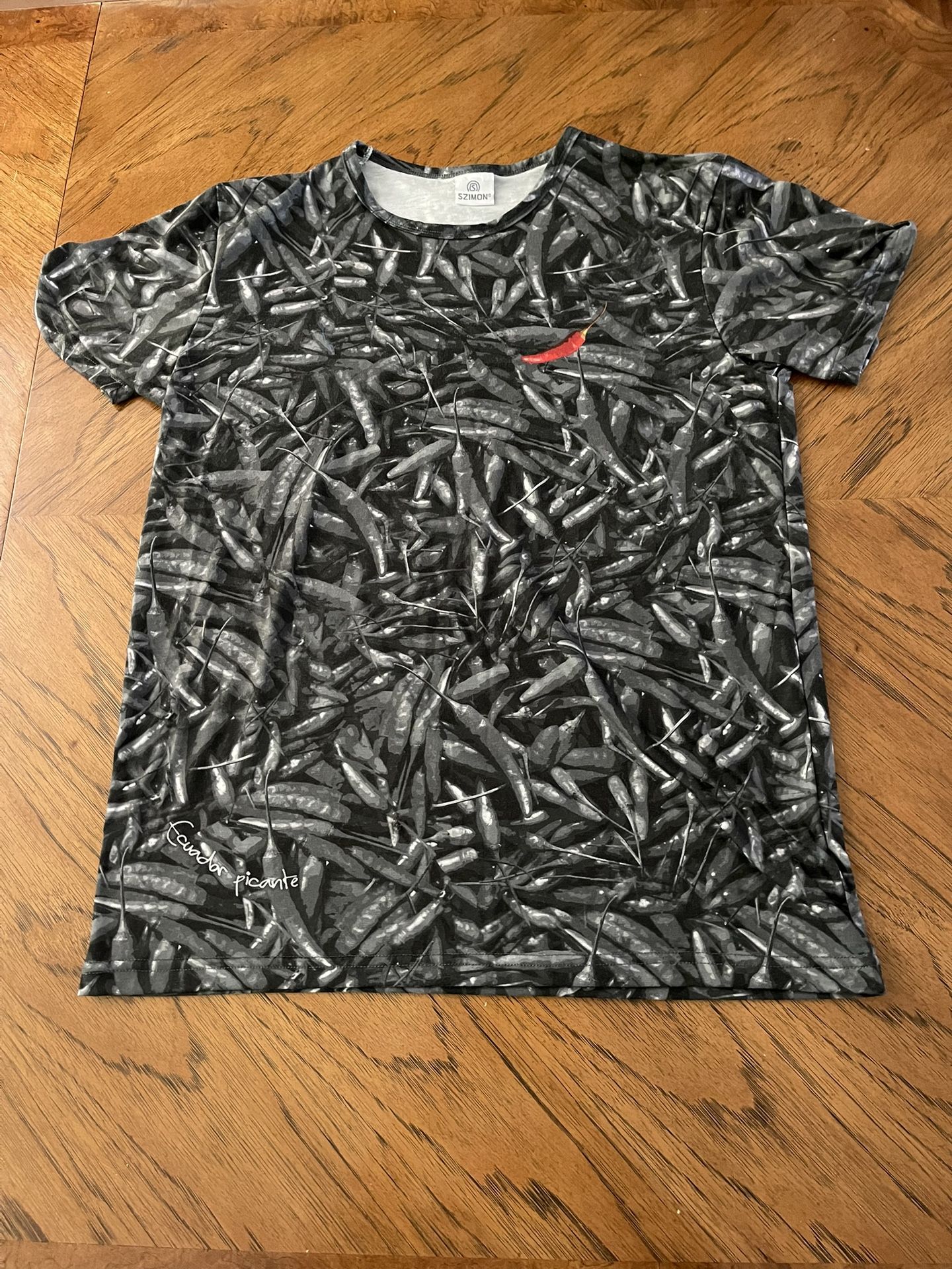 Like New Men’s Szimon Ecuador Picante Chile Pepper Shirt - Large