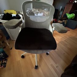 Gamin/office Chair With Padding
