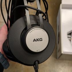 AKG K72 Headphones 