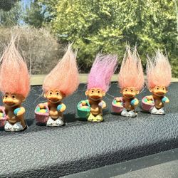 Set Of 5 Vintage Russ Tiny Troll Miniature Figurine Easter Egg Basket  1980s