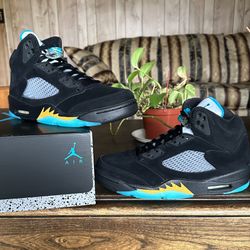 AQUA 5’s Size 9