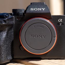 Sony A7iv 33mp Full frame mirrorless Camera