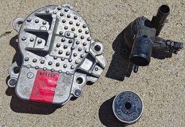 For PARTS TOYOTA PRIUS C Thermostat + ENGINE WATER PUMP OEM 161A0-29015