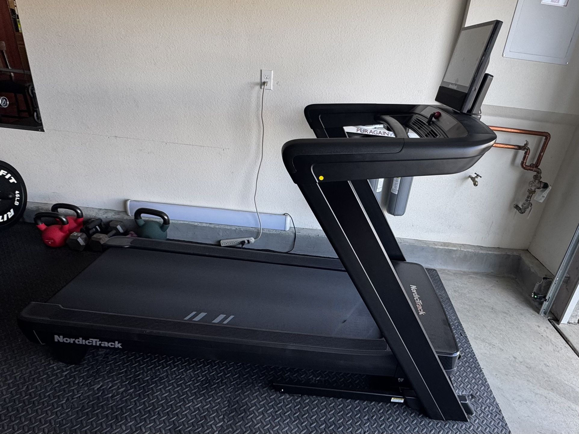 NORDICTRACK COMMERCIAL 1750 treadmill 