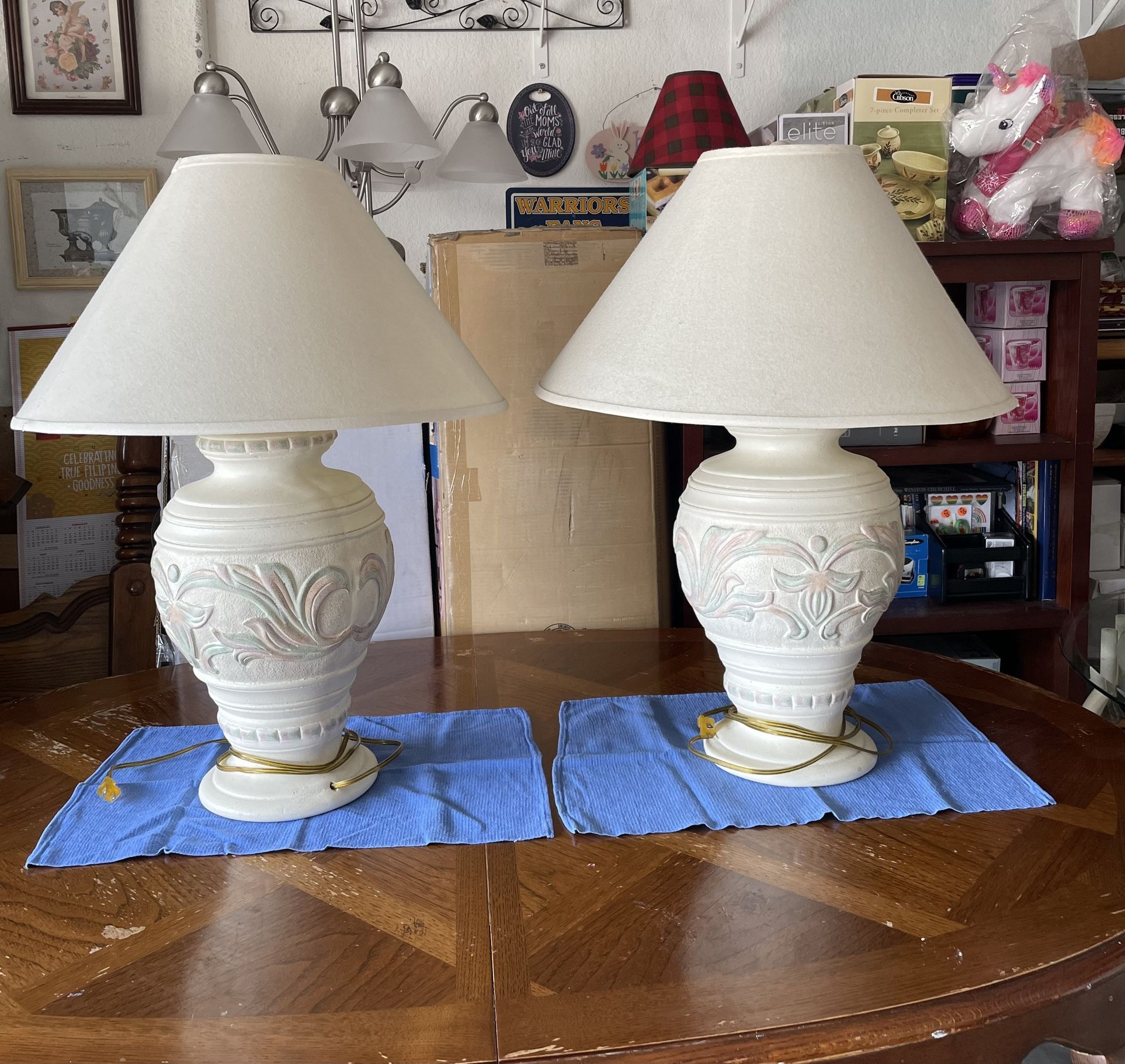 2 Big Gorgeous Table Lamps,30 Inches Tall,in A Smoke Free And Pet Free Home,$25 Each