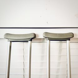 Drive Medical Adult Aluminum Crutches (Adjustable 5'2" - 5'10") - ($20)