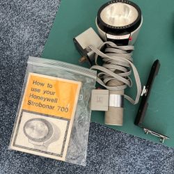 Vintage Honeywell Strobinar Flash 700 with The Manual