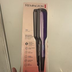 Remington Hair Straightener Brand New Never Used 15$