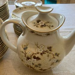 Royal Doulton Mandalay Bone China Service For 12