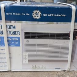 GE Window AC Unit 8000btu 350sqft NEW