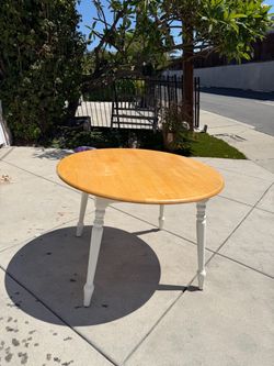 Round Wood Dining Table White Turned Legs